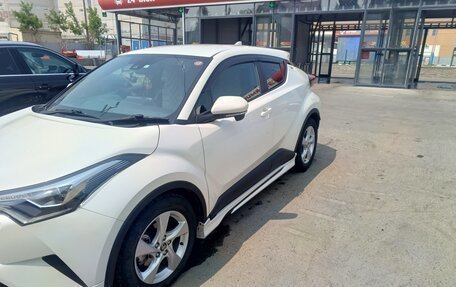 Toyota C-HR I рестайлинг, 2018 год, 2 200 000 рублей, 2 фотография