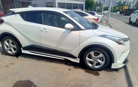 Toyota C-HR I рестайлинг, 2018 год, 2 200 000 рублей, 6 фотография