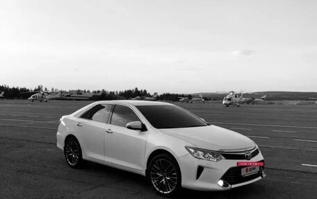 Toyota Camry, 2015 год, 2 200 000 рублей, 2 фотография