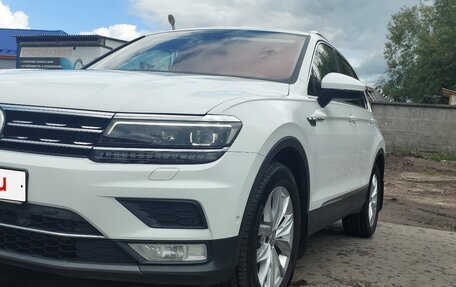 Volkswagen Tiguan II, 2017 год, 2 490 000 рублей, 3 фотография