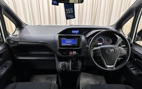 Toyota Noah III, 2019 год, 2 199 999 рублей, 16 фотография
