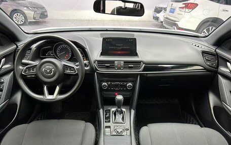 Mazda CX-4, 2023 год, 1 640 000 рублей, 13 фотография