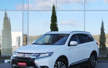 Mitsubishi Outlander III рестайлинг 3, 2019 год, 1 830 000 рублей, 1 фотография