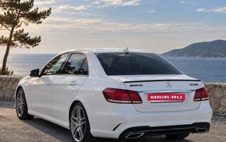 Mercedes-Benz E-Класс, 2015 год, 2 100 000 рублей, 3 фотография