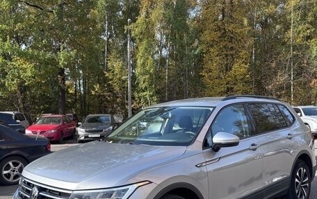 Volkswagen Tiguan II, 2021 год, 3 400 000 рублей, 2 фотография