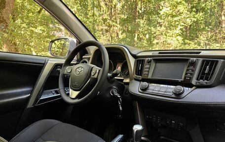 Toyota RAV4, 2017 год, 2 350 000 рублей, 7 фотография