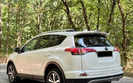 Toyota RAV4, 2017 год, 2 350 000 рублей, 4 фотография