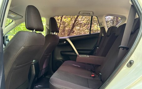 Toyota RAV4, 2017 год, 2 350 000 рублей, 9 фотография