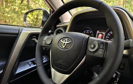 Toyota RAV4, 2017 год, 2 350 000 рублей, 12 фотография