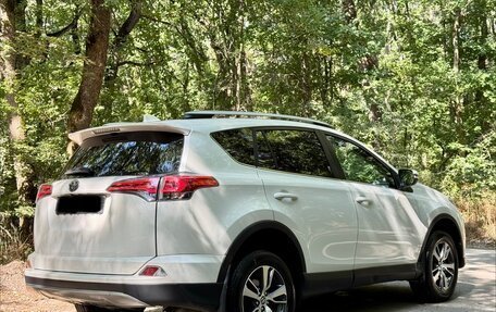 Toyota RAV4, 2017 год, 2 350 000 рублей, 3 фотография