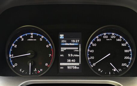 Toyota RAV4, 2017 год, 2 350 000 рублей, 13 фотография