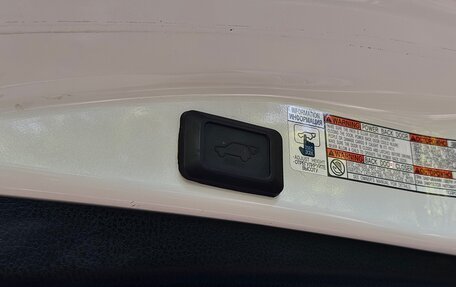 Toyota RAV4, 2017 год, 2 350 000 рублей, 21 фотография