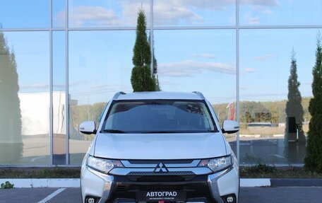 Mitsubishi Outlander III рестайлинг 3, 2019 год, 1 830 000 рублей, 2 фотография