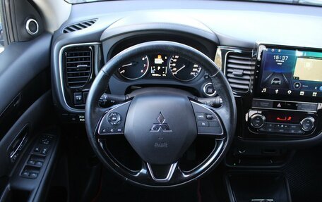Mitsubishi Outlander III рестайлинг 3, 2019 год, 1 830 000 рублей, 8 фотография