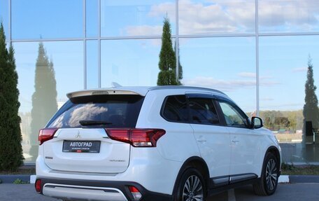 Mitsubishi Outlander III рестайлинг 3, 2019 год, 1 830 000 рублей, 6 фотография