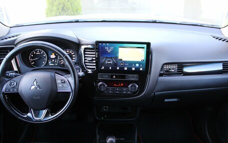 Mitsubishi Outlander III рестайлинг 3, 2019 год, 1 830 000 рублей, 9 фотография