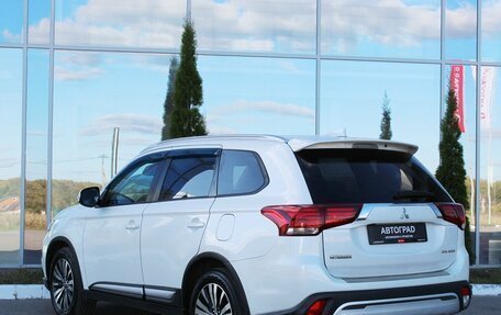 Mitsubishi Outlander III рестайлинг 3, 2019 год, 1 830 000 рублей, 4 фотография