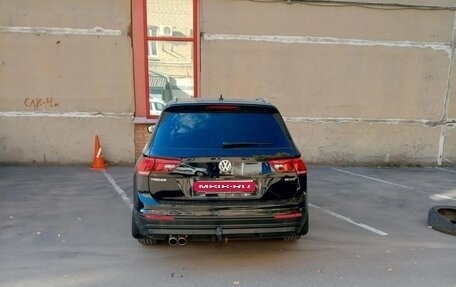 Volkswagen Tiguan II, 2018 год, 2 300 000 рублей, 3 фотография