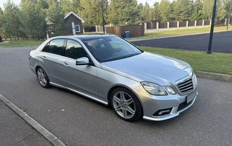 Mercedes-Benz E-Класс, 2011 год, 2 200 000 рублей, 3 фотография