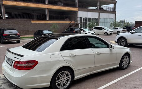 Mercedes-Benz E-Класс, 2010 год, 2 050 000 рублей, 3 фотография