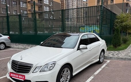 Mercedes-Benz E-Класс, 2010 год, 2 050 000 рублей, 2 фотография
