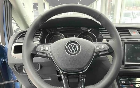 Volkswagen Touran III, 2022 год, 2 380 000 рублей, 9 фотография