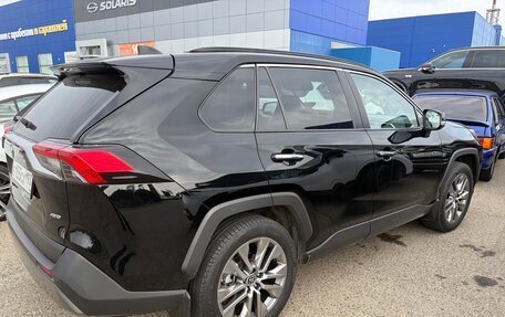 Toyota RAV4, 2021 год, 3 650 000 рублей, 4 фотография
