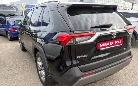 Toyota RAV4, 2021 год, 3 650 000 рублей, 5 фотография