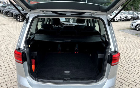 Volkswagen Touran III, 2022 год, 3 210 000 рублей, 7 фотография