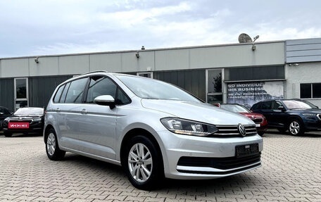 Volkswagen Touran III, 2022 год, 3 210 000 рублей, 4 фотография