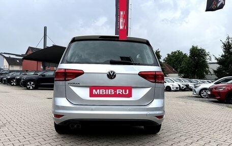 Volkswagen Touran III, 2022 год, 3 210 000 рублей, 5 фотография