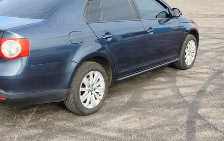 Volkswagen Jetta VI, 2010 год, 710 000 рублей, 3 фотография