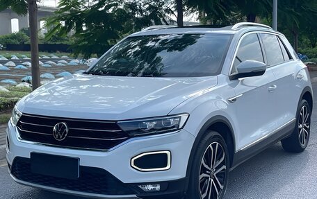 Volkswagen T-Roc I, 2022 год, 1 800 000 рублей, 3 фотография