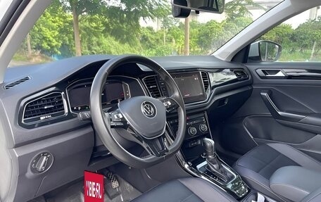 Volkswagen T-Roc I, 2022 год, 1 800 000 рублей, 8 фотография