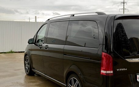 Mercedes-Benz V-Класс, 2021 год, 6 700 000 рублей, 4 фотография