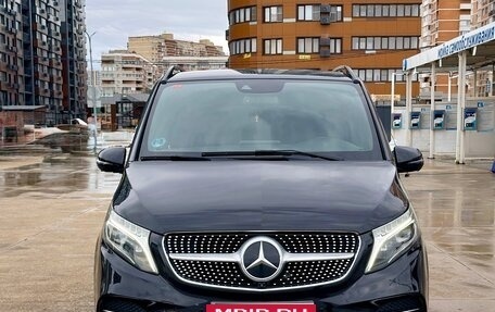 Mercedes-Benz V-Класс, 2021 год, 6 700 000 рублей, 2 фотография