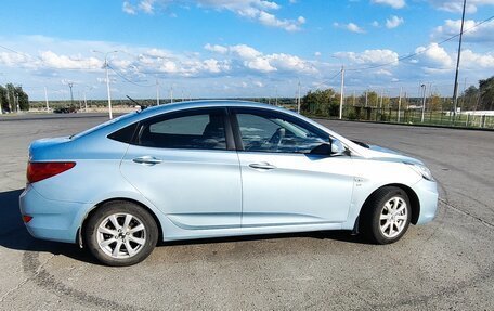 Hyundai Solaris II рестайлинг, 2012 год, 750 000 рублей, 4 фотография