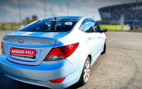 Hyundai Solaris II рестайлинг, 2012 год, 750 000 рублей, 5 фотография