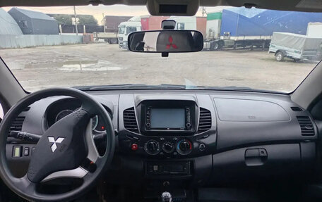 Mitsubishi L200 IV рестайлинг, 2014 год, 1 600 000 рублей, 6 фотография