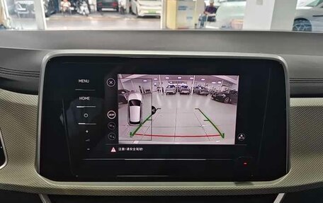 Volkswagen T-Roc I, 2023 год, 1 859 000 рублей, 8 фотография