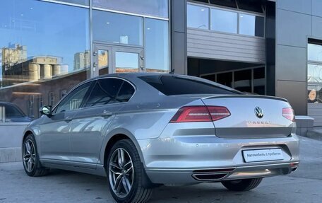 Volkswagen Passat B8 рестайлинг, 2015 год, 1 815 000 рублей, 7 фотография