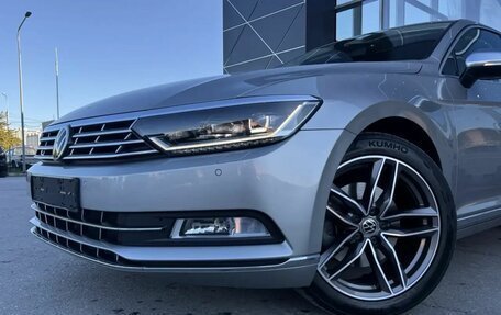 Volkswagen Passat B8 рестайлинг, 2015 год, 1 815 000 рублей, 12 фотография