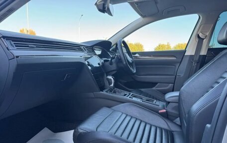 Volkswagen Passat B8 рестайлинг, 2015 год, 1 815 000 рублей, 30 фотография