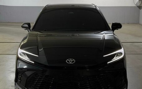 Toyota Camry, 2024 год, 3 700 000 рублей, 2 фотография