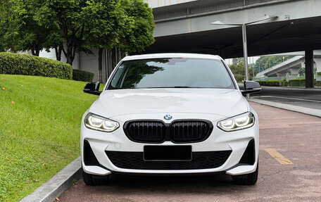 BMW 1 серия, 2022 год, 1 765 000 рублей, 2 фотография