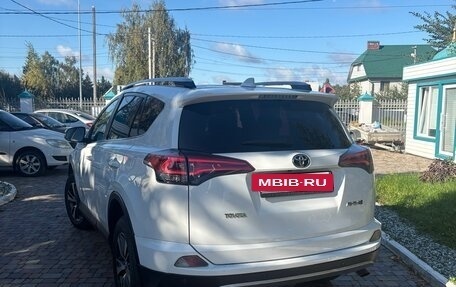 Toyota RAV4, 2018 год, 1 800 000 рублей, 4 фотография
