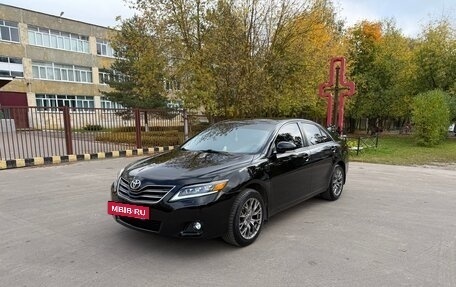 Toyota Camry, 2011 год, 1 100 000 рублей, 2 фотография