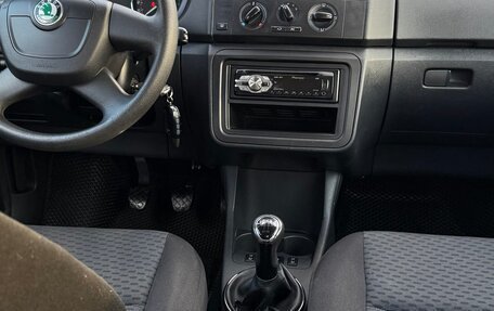 Skoda Fabia II, 2011 год, 600 000 рублей, 11 фотография