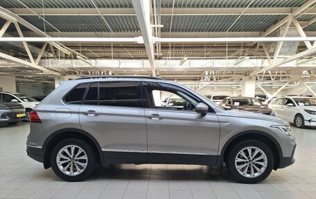 Volkswagen Tiguan II, 2021 год, 1 790 000 рублей, 8 фотография