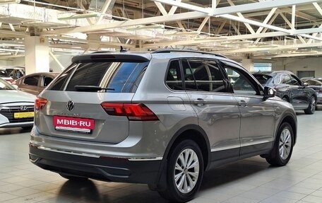 Volkswagen Tiguan II, 2021 год, 1 790 000 рублей, 7 фотография